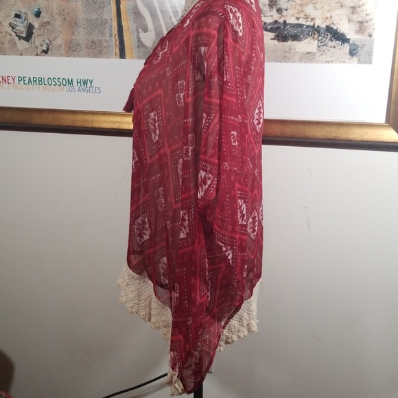 Hollister pattern burgandy and cream tunic. Size M - Picture 4 of 8